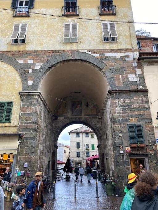 Appartamento Dimora Leonardo. Centro Storico. Lucca Esterno foto
